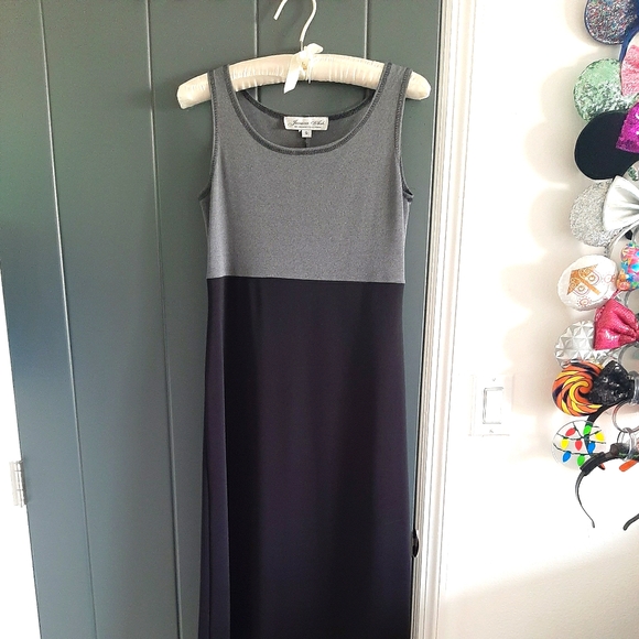 Long dress - Picture 1 of 5